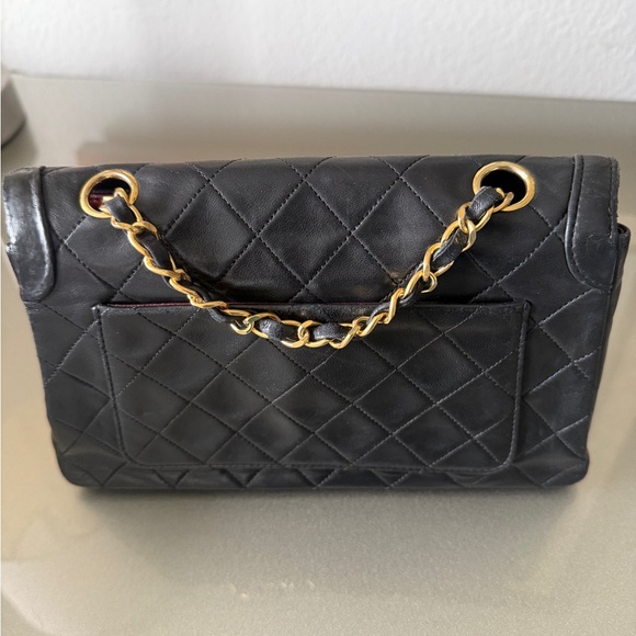 Authentic Chanel 1989 Lambskin Half Flap - Picture 3 of 5